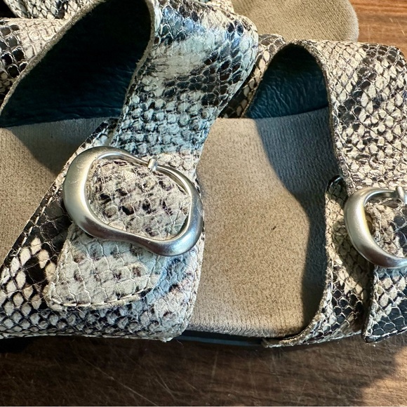 Dansko 39 sandals. Black white grey snakeskin. - Picture 4 of 5